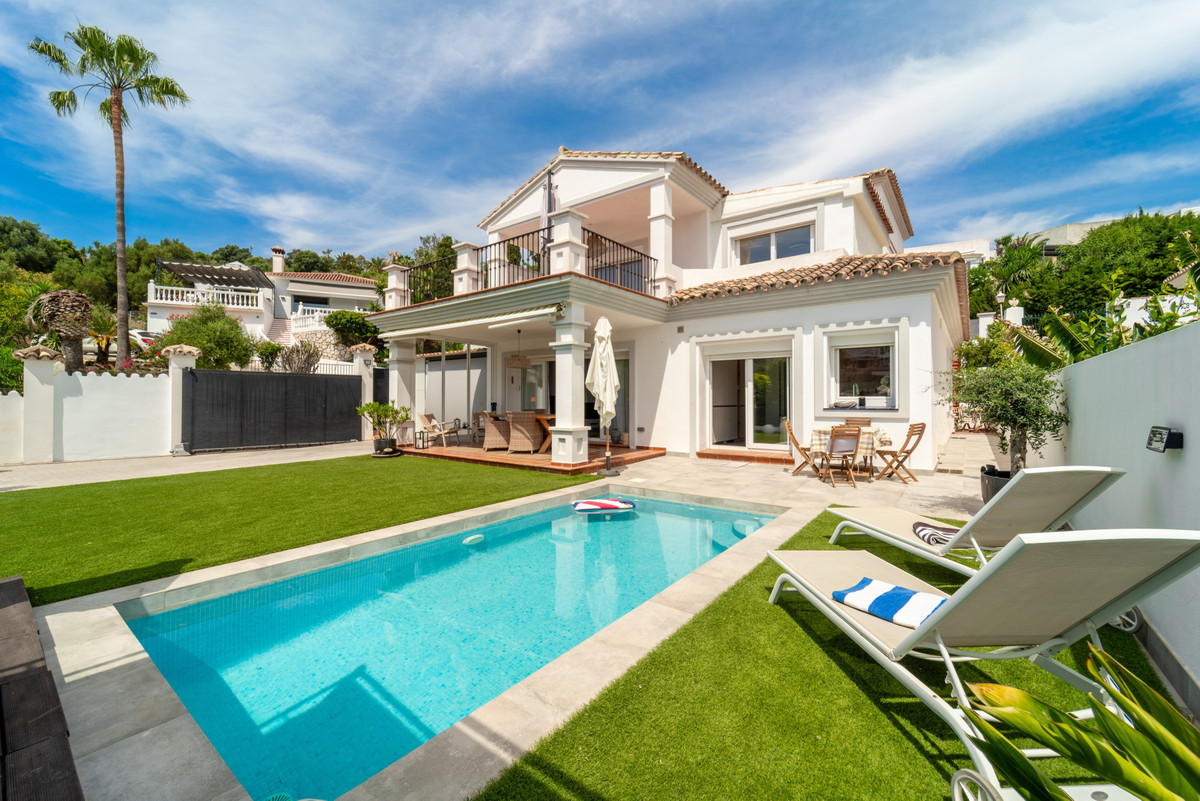 Se vende Villa - Chalet de 4 dormitorios en Costa Del Sol, Málaga, España