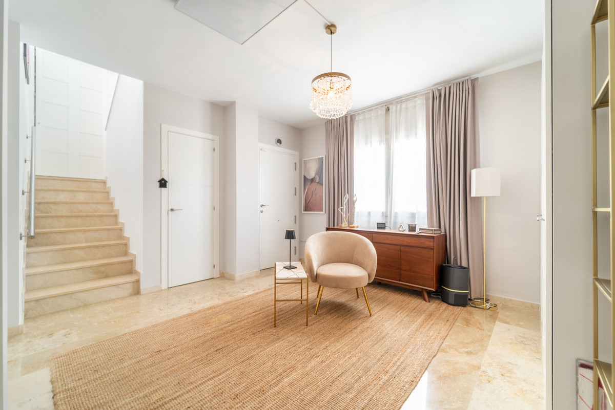 Se vende Villa - Chalet de 4 dormitorios en Costa Del Sol, Málaga, España