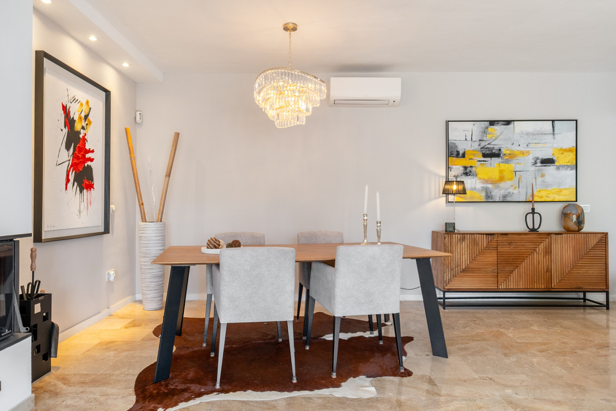 Se vende Villa - Chalet de 4 dormitorios en Costa Del Sol, Málaga, España
