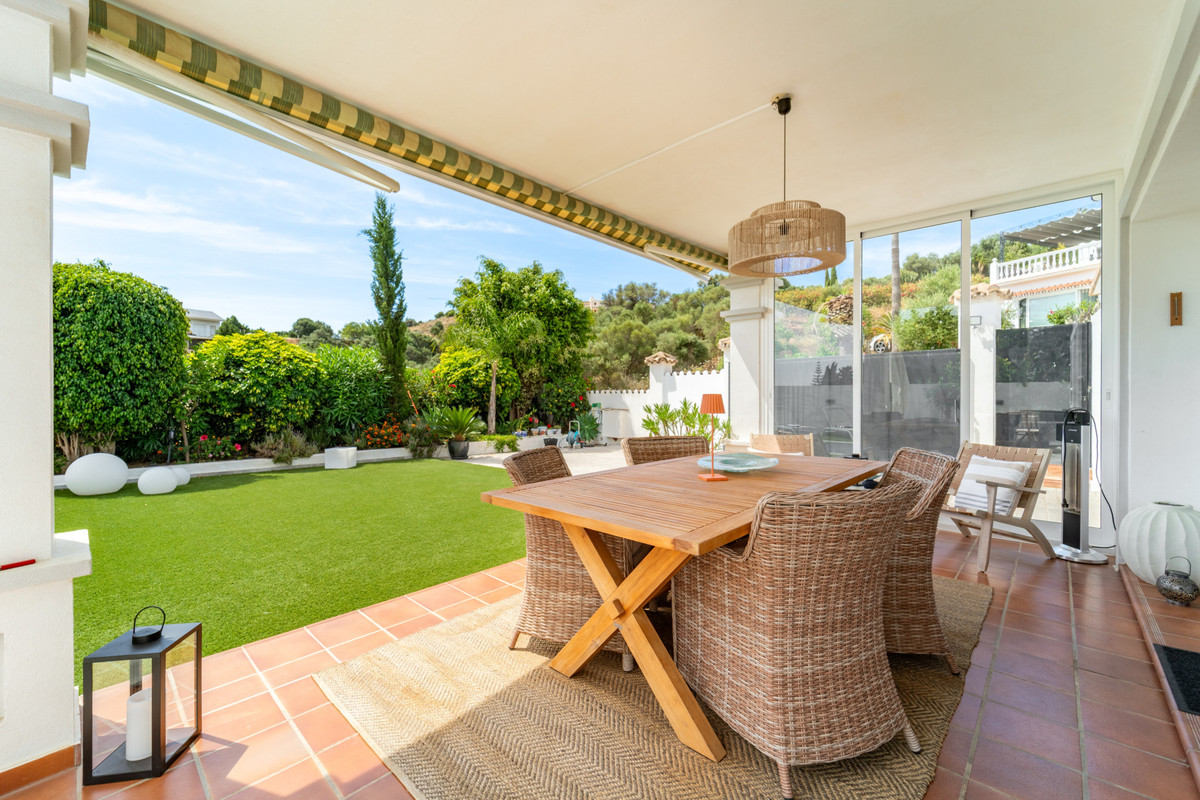 Se vende Villa - Chalet de 4 dormitorios en Costa Del Sol, Málaga, España