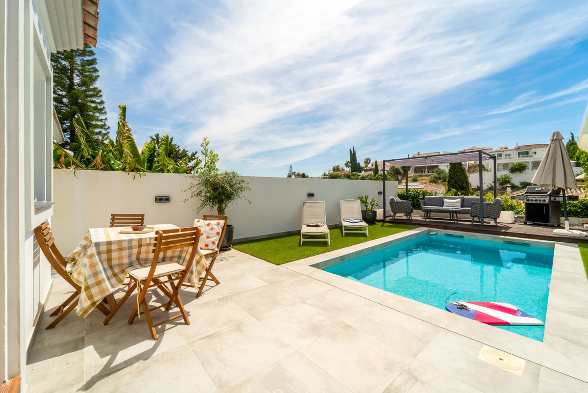 Se vende Villa - Chalet de 4 dormitorios en Costa Del Sol, Málaga, España