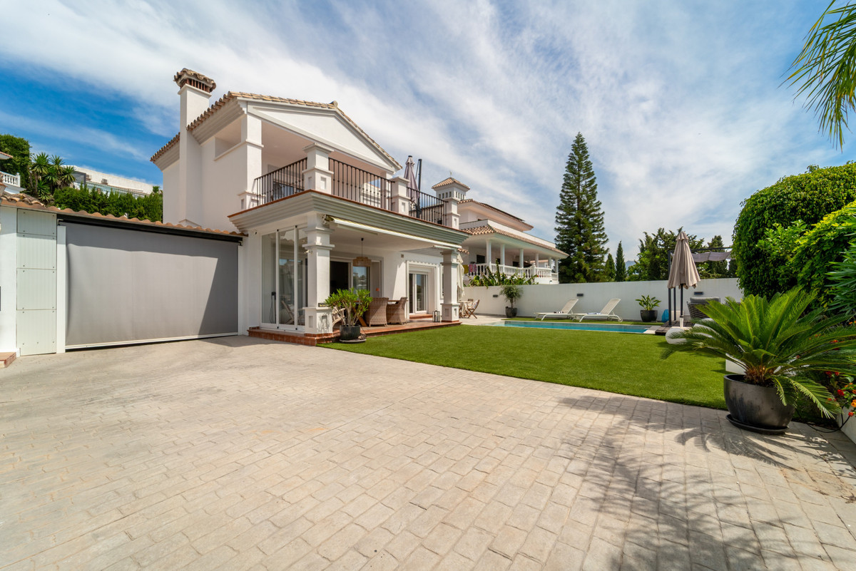 Se vende Villa - Chalet de 4 dormitorios en Costa Del Sol, Málaga, España