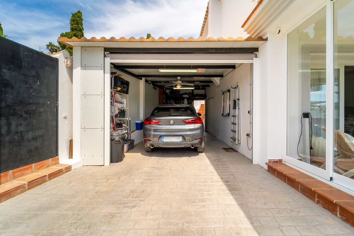 Se vende Villa - Chalet de 4 dormitorios en Costa Del Sol, Málaga, España