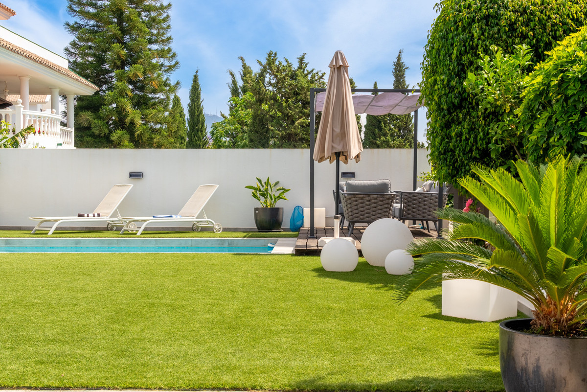 Se vende Villa - Chalet de 4 dormitorios en Costa Del Sol, Málaga, España