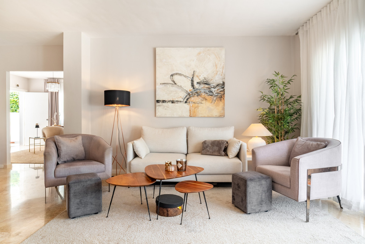 Se vende Villa - Chalet de 4 dormitorios en Costa Del Sol, Málaga, España