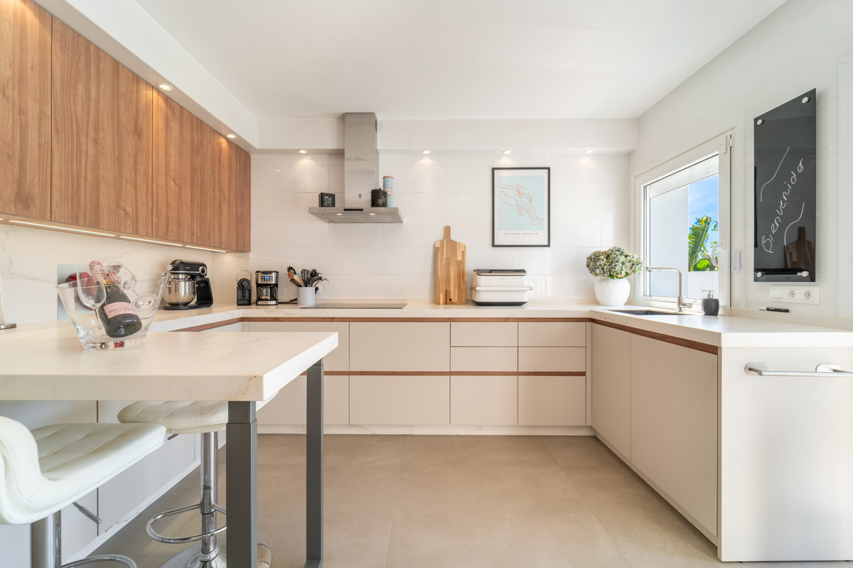 Se vende Villa - Chalet de 4 dormitorios en Costa Del Sol, Málaga, España