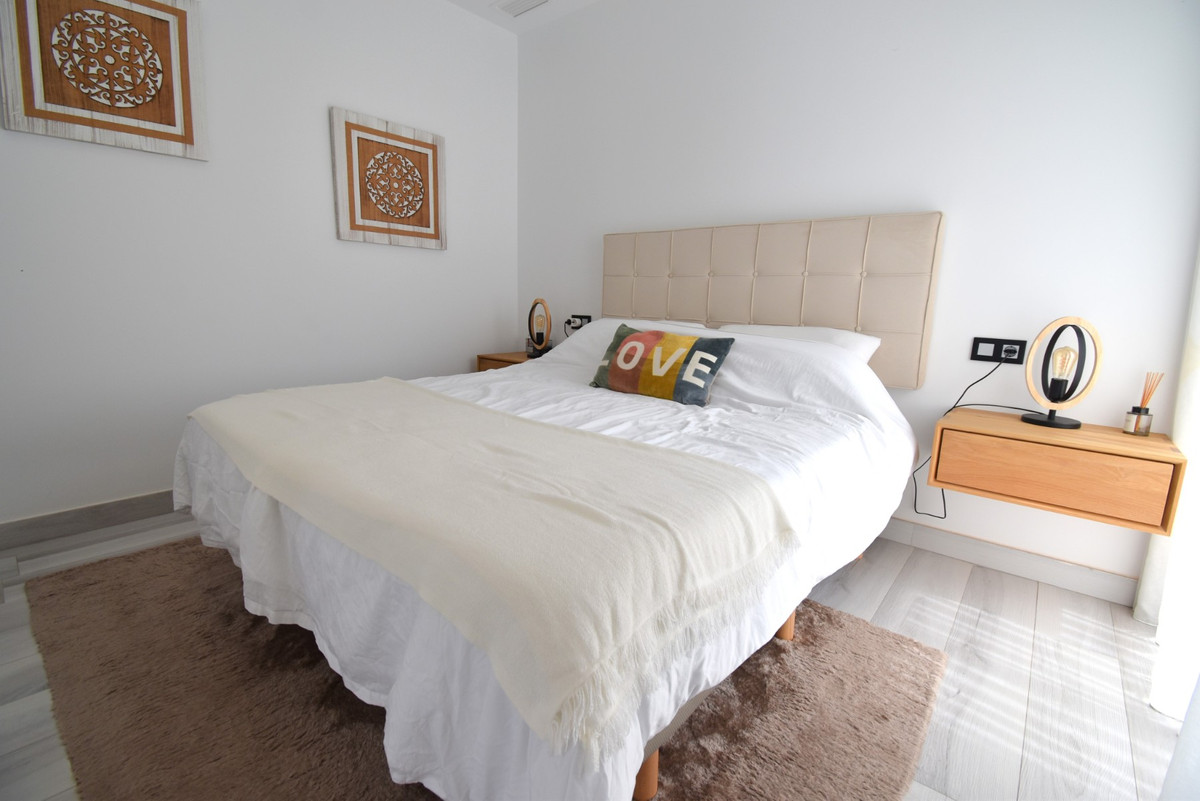Se vende Villa - Chalet de 4 dormitorios en Costa Blanca, Alicante, España