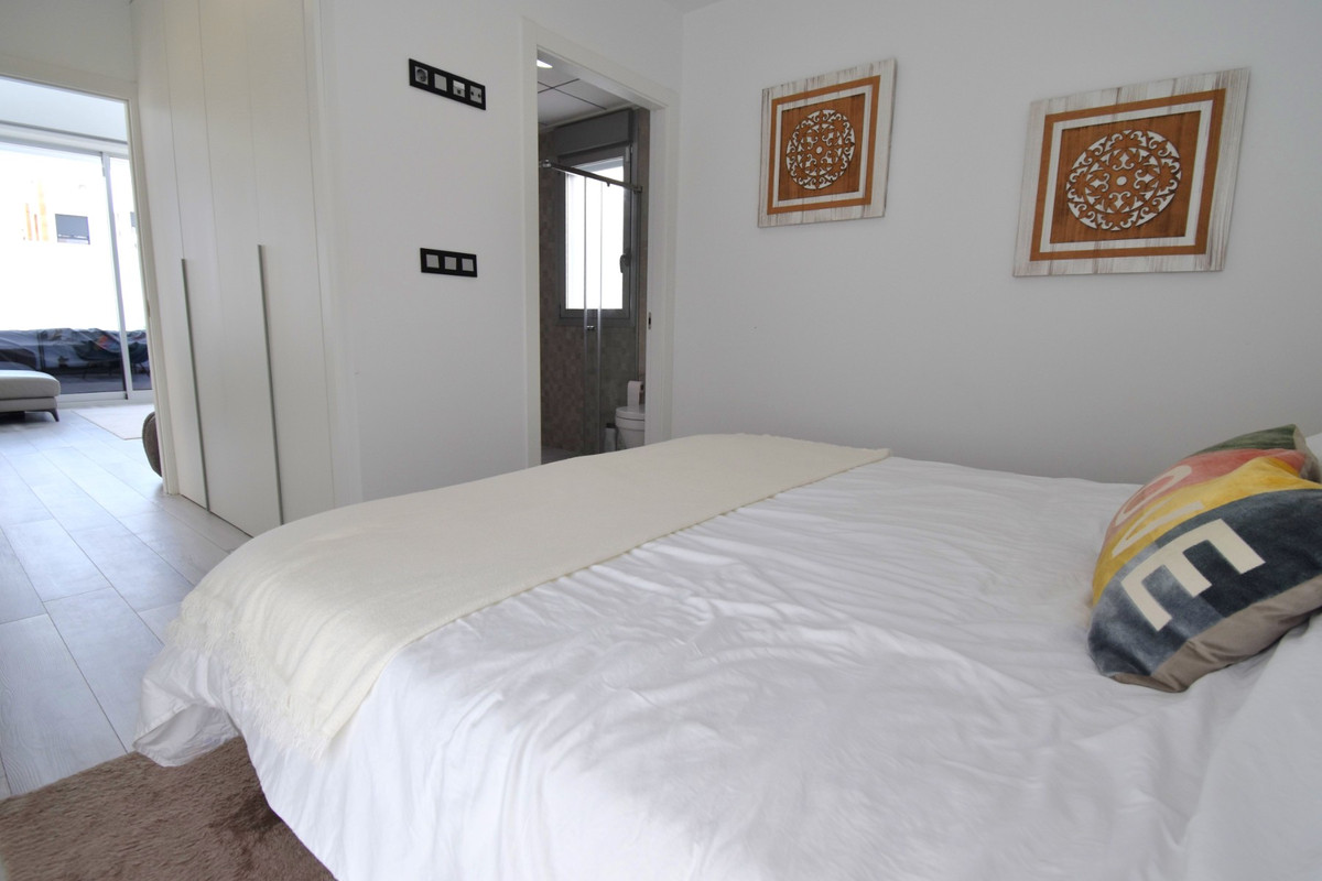 Se vende Villa - Chalet de 4 dormitorios en Costa Blanca, Alicante, España