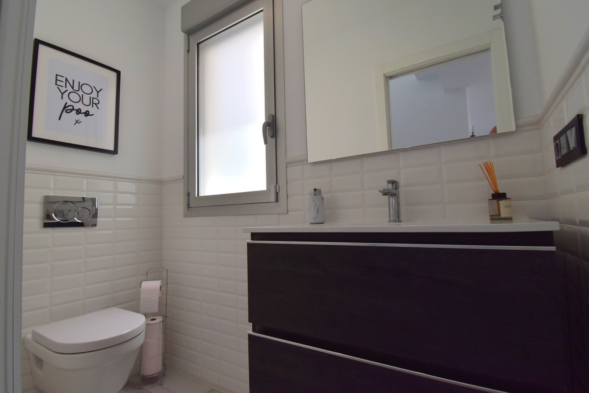 Se vende Villa - Chalet de 4 dormitorios en Costa Blanca, Alicante, España