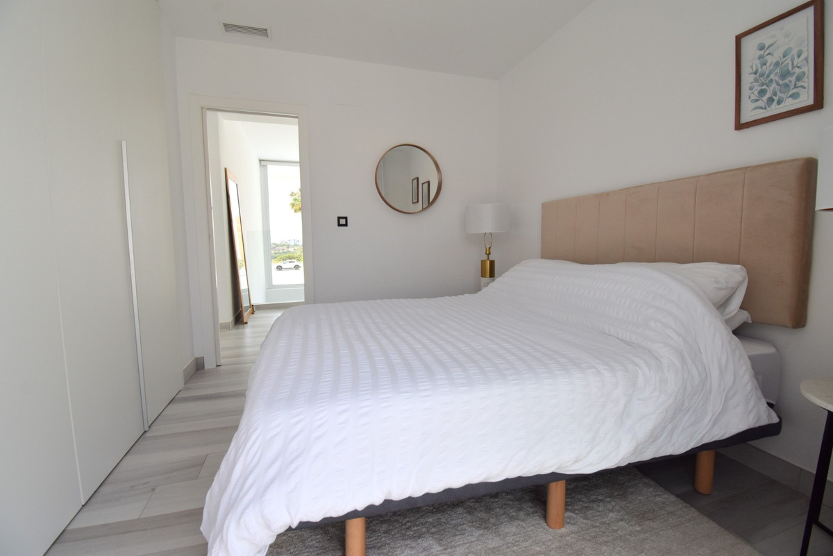 Se vende Villa - Chalet de 4 dormitorios en Costa Blanca, Alicante, España