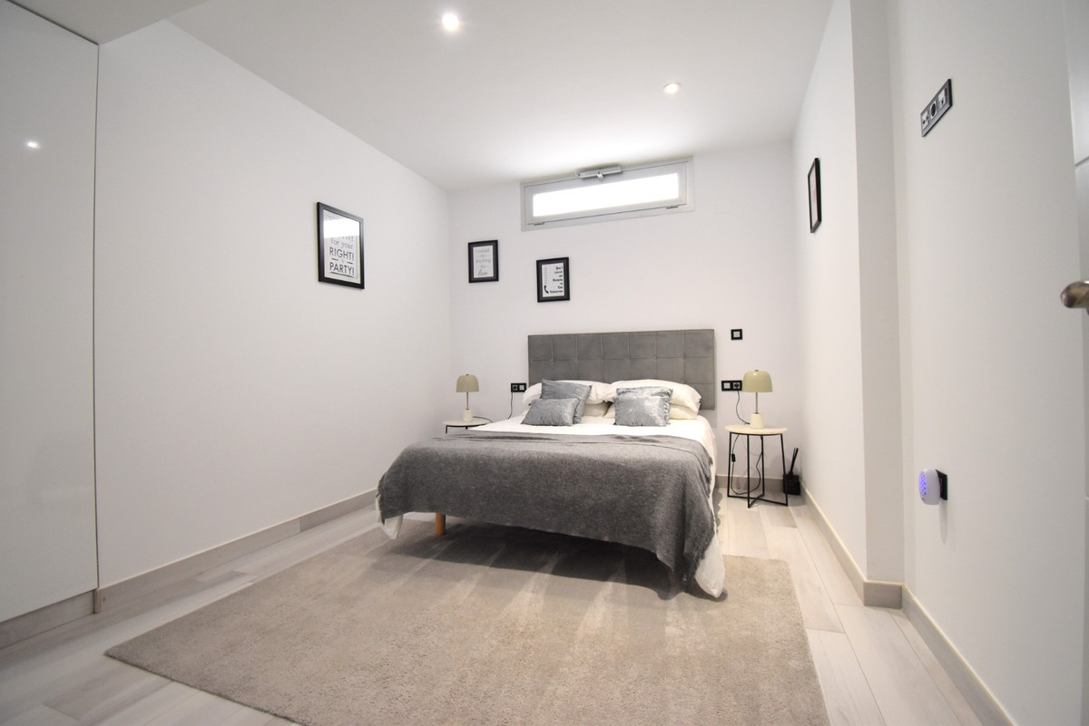 Se vende Villa - Chalet de 4 dormitorios en Costa Blanca, Alicante, España