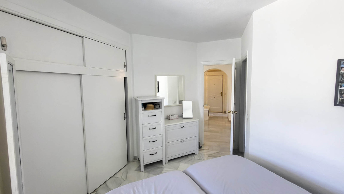 2 Bed Apartment for sale in Calahonda Costa Del Sol, Málaga, Spain