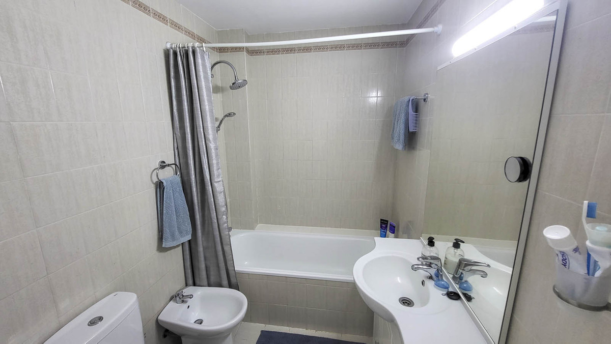 2 Bed Apartment for sale in Calahonda Costa Del Sol, Málaga, Spain