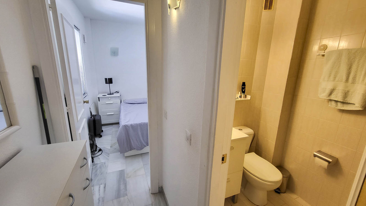 2 Bed Apartment for sale in Calahonda Costa Del Sol, Málaga, Spain