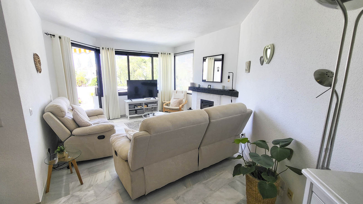 2 Bed Apartment for sale in Calahonda Costa Del Sol, Málaga, Spain