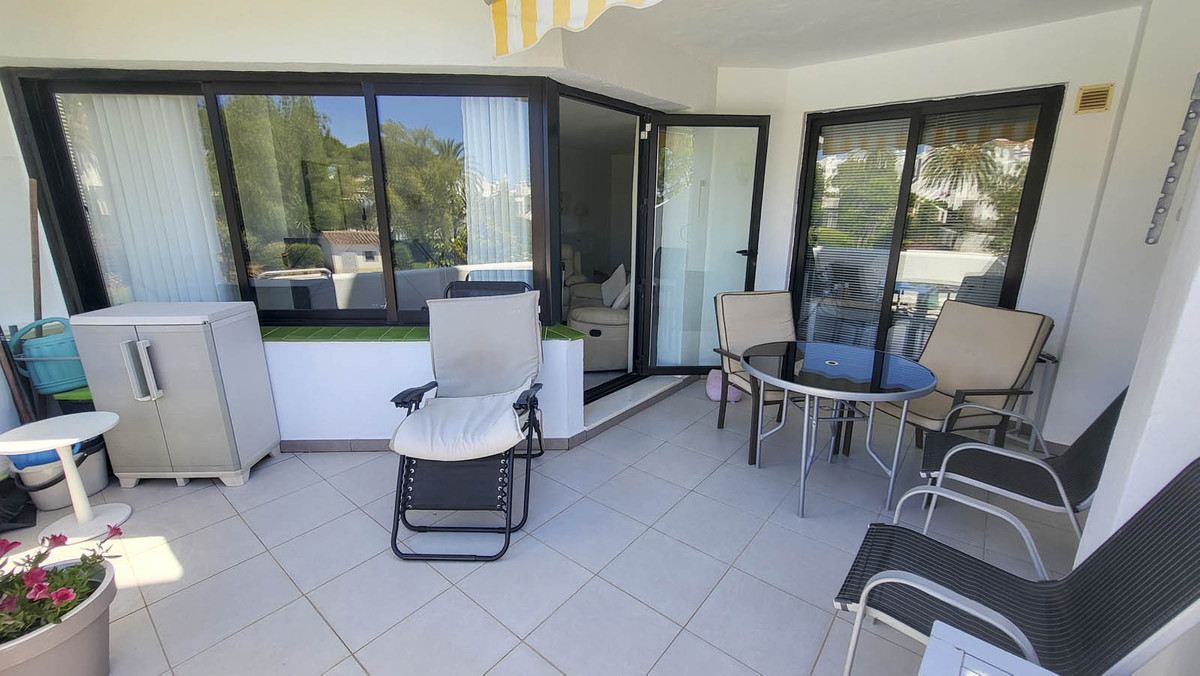 2 Bed Apartment for sale in Calahonda Costa Del Sol, Málaga, Spain