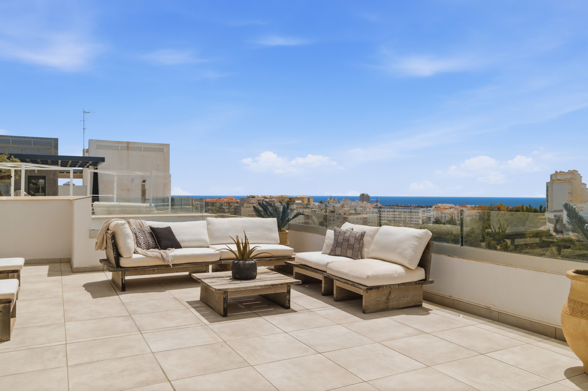 3 Bed Apartment for sale in Estepona Costa Del Sol, Málaga, Spain