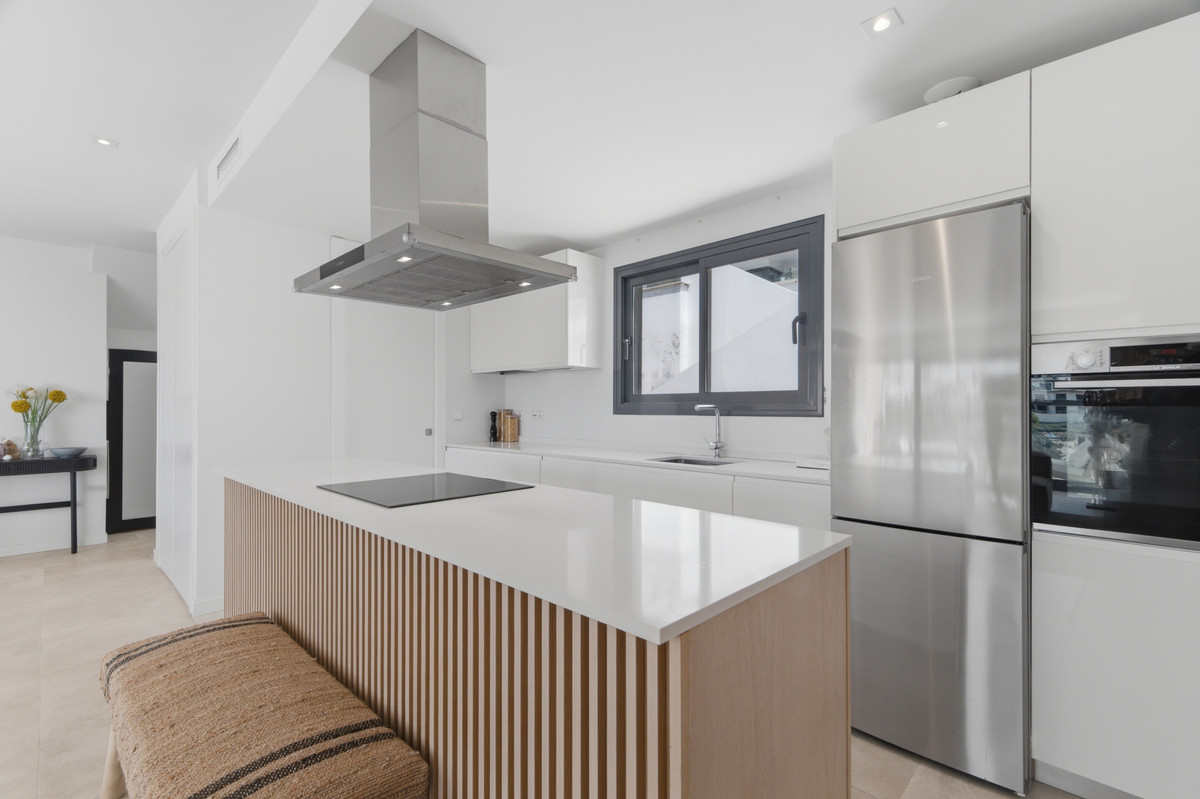 3 Bed Apartment for sale in Estepona Costa Del Sol, Málaga, Spain