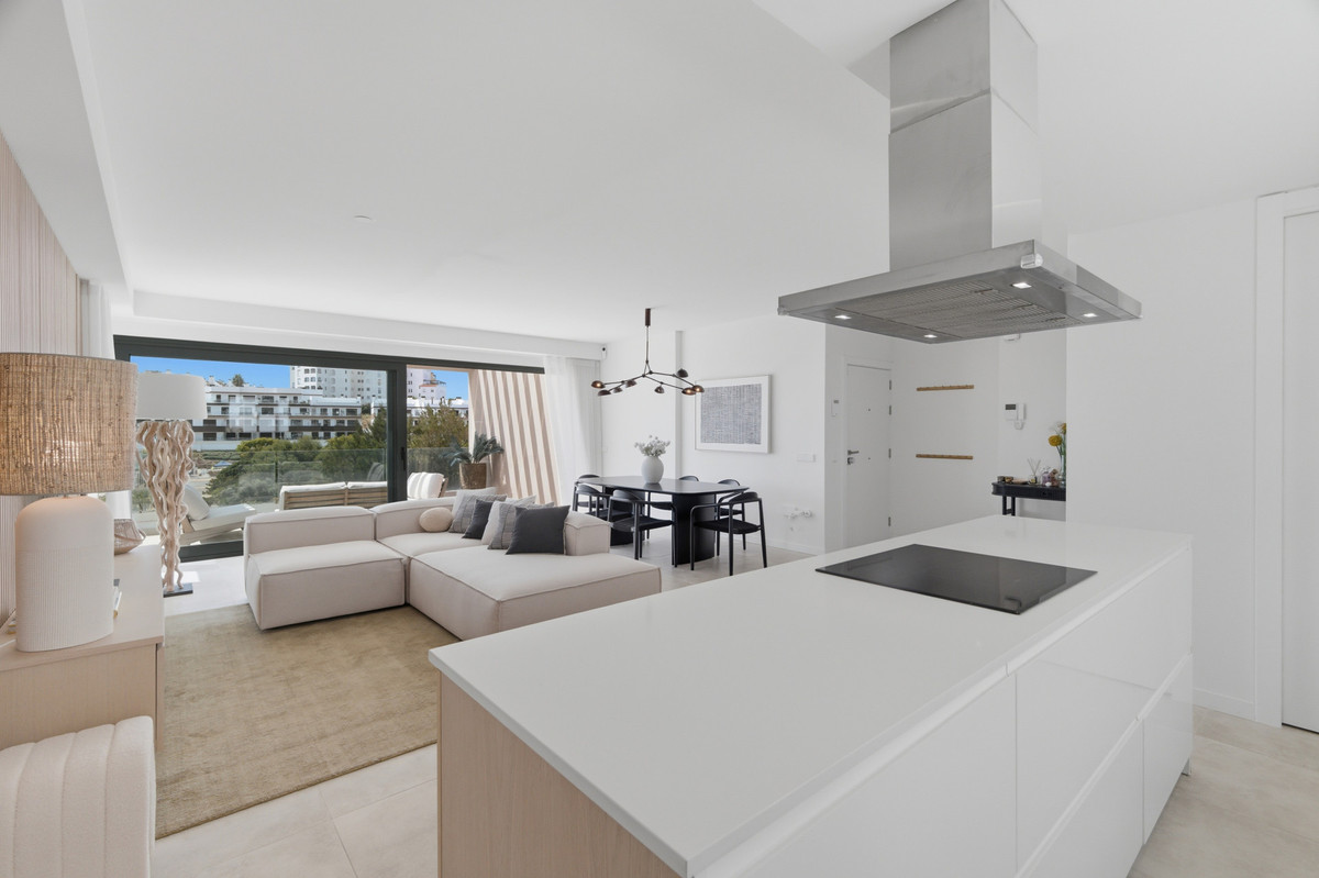3 Bed Apartment for sale in Estepona Costa Del Sol, Málaga, Spain