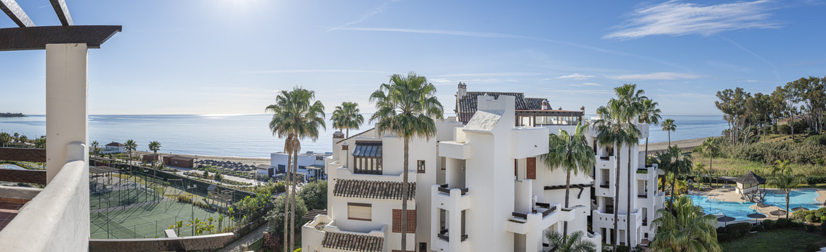 3 Bed Apartment for sale in Estepona Costa Del Sol, Málaga, Spain