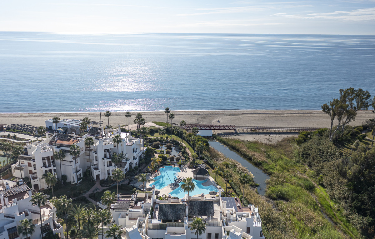 3 Bed Apartment for sale in Estepona Costa Del Sol, Málaga, Spain