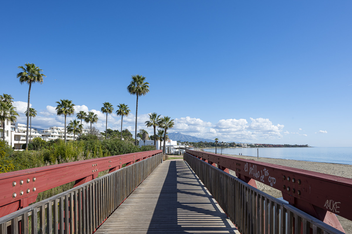 3 Bed Apartment for sale in Estepona Costa Del Sol, Málaga, Spain
