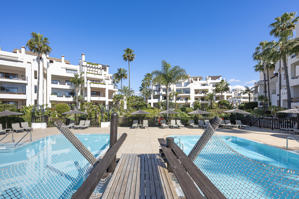 3 Bed Apartment for sale in Estepona Costa Del Sol, Málaga, Spain