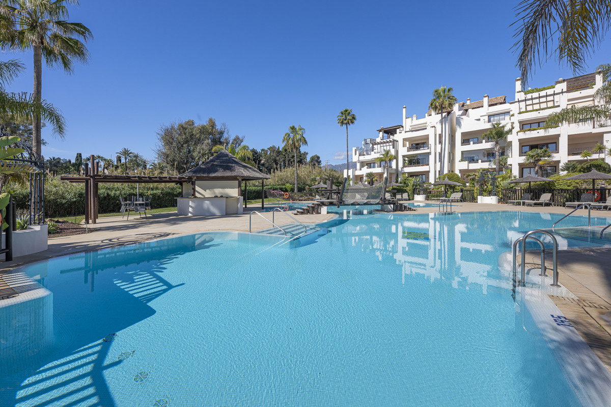3 Bed Apartment for sale in Estepona Costa Del Sol, Málaga, Spain