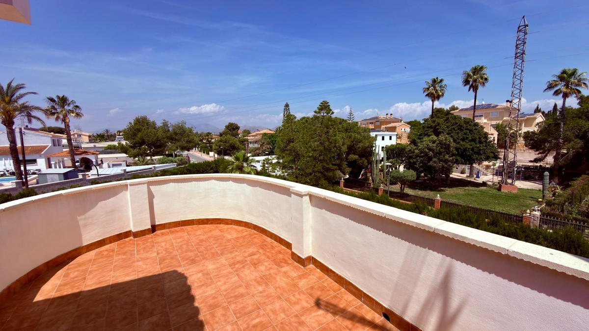Se vende Villa - Chalet de 4 dormitorios en Costa Blanca, Alicante, España
