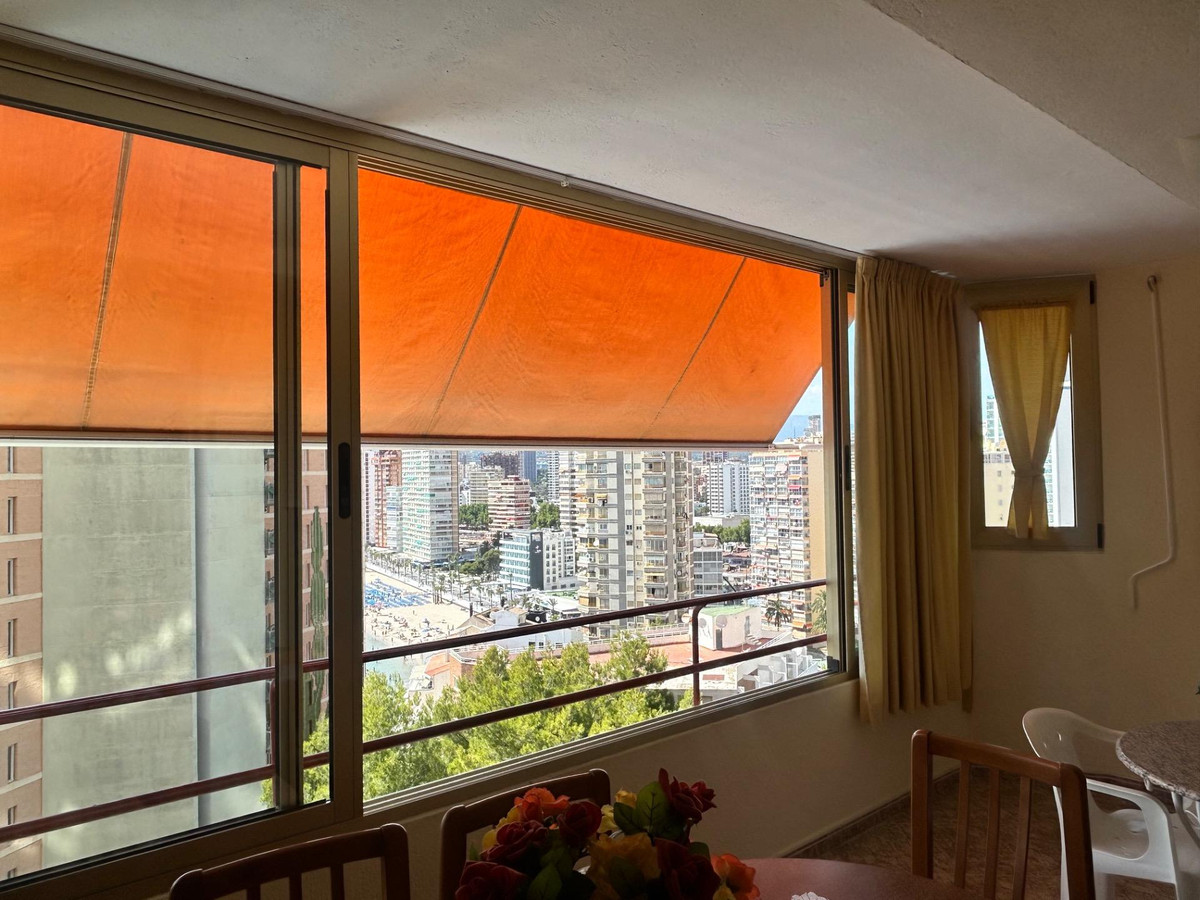 Se vende Apartamento Planta Media de 3 dormitorios en Costa Blanca, Alicante, España