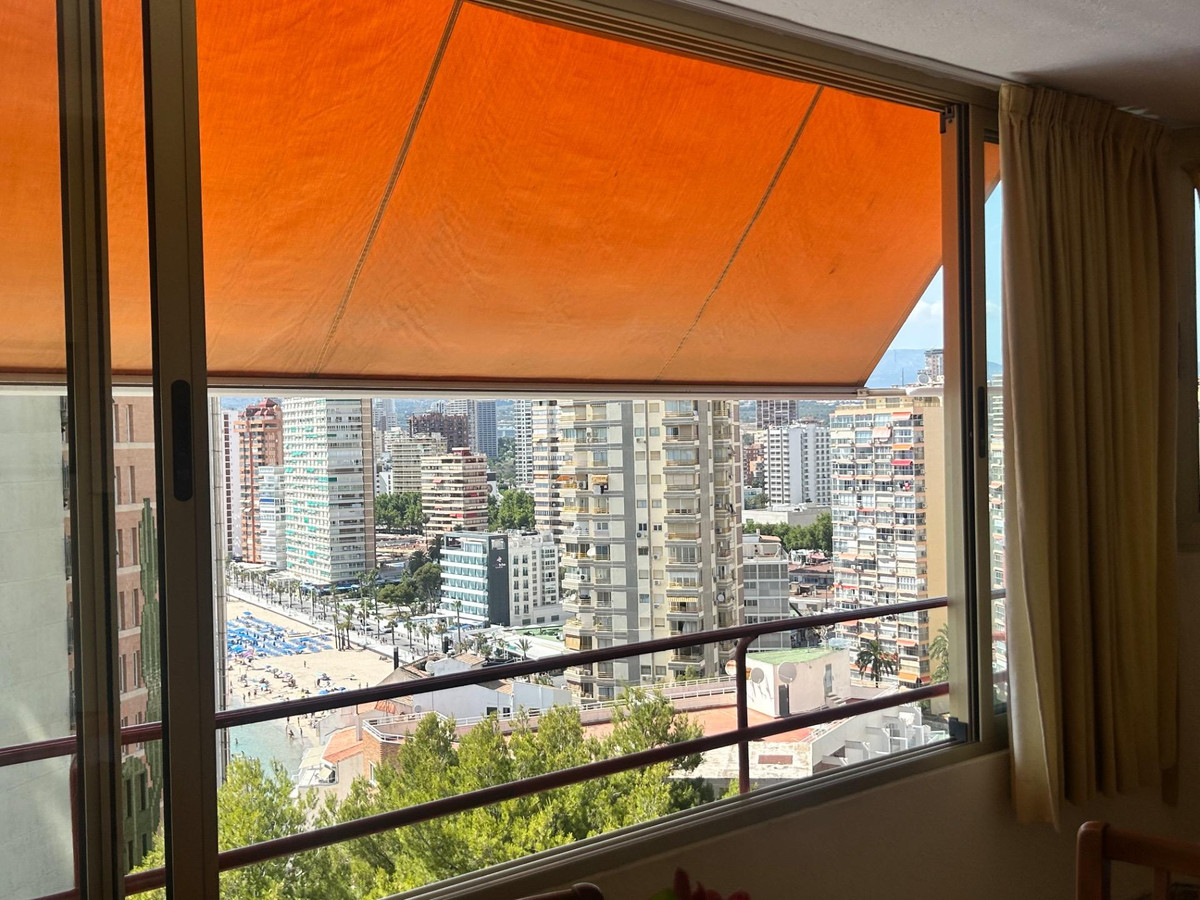 Se vende Apartamento Planta Media de 3 dormitorios en Costa Blanca, Alicante, España