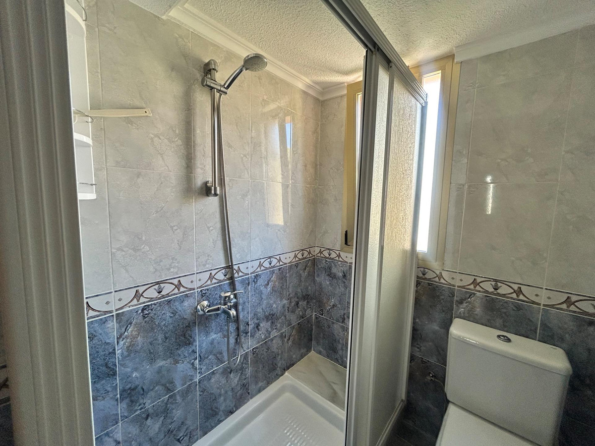 Se vende Apartamento Planta Media de 3 dormitorios en Costa Blanca, Alicante, España