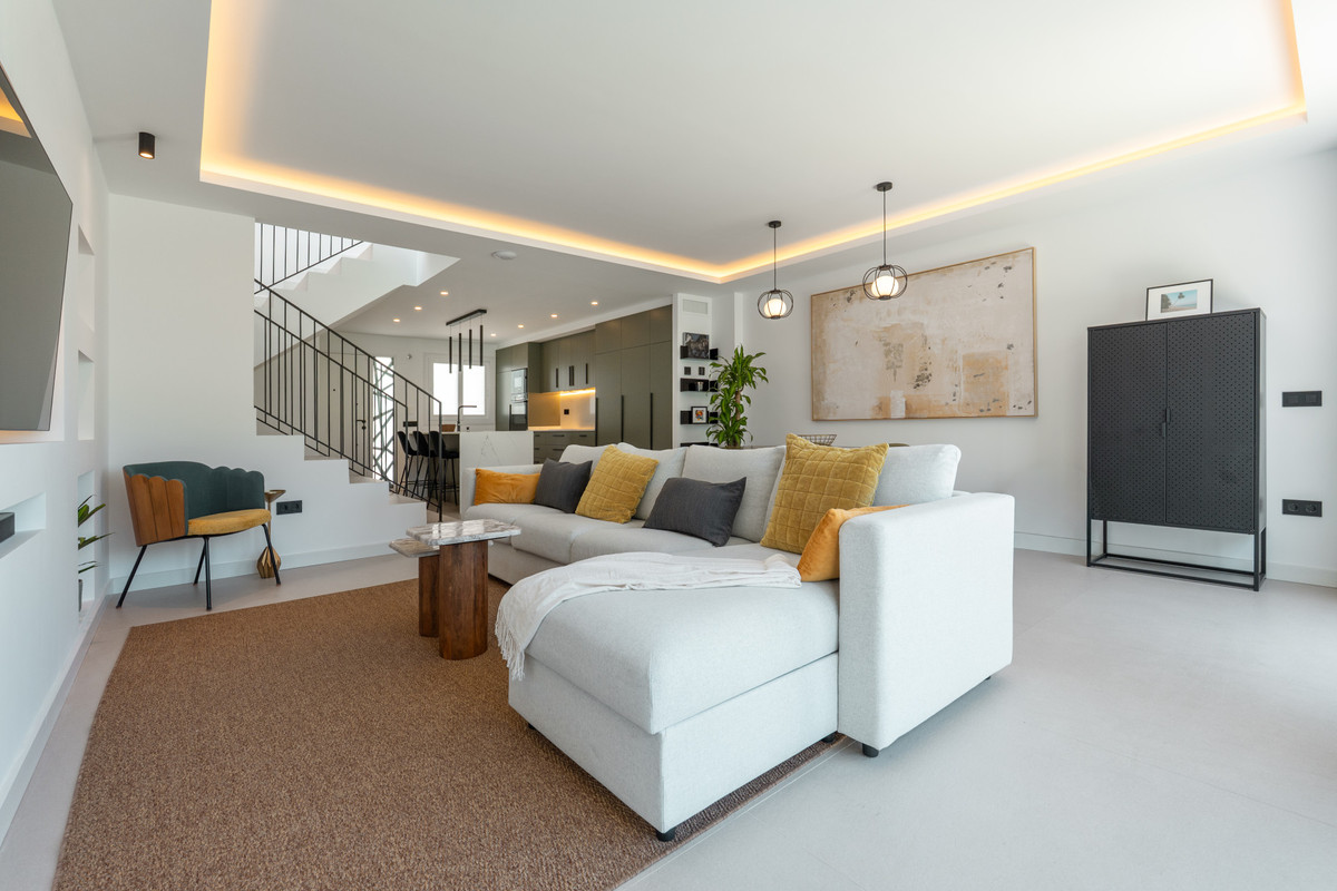 3 Bed Townhouse for sale in Nueva Andalucía Costa Del Sol, Málaga, Spain