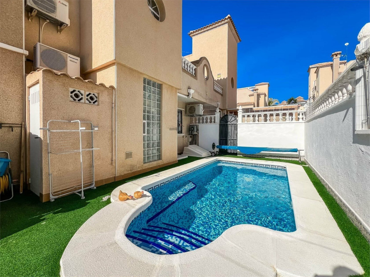 Se vende Villa - Chalet de 2 dormitorios en Costa Blanca, Alicante, España