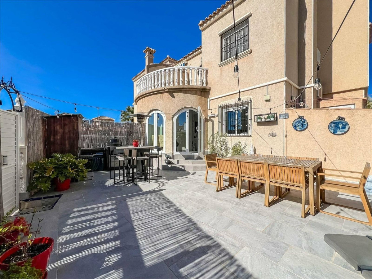 Se vende Villa - Chalet de 2 dormitorios en Costa Blanca, Alicante, España