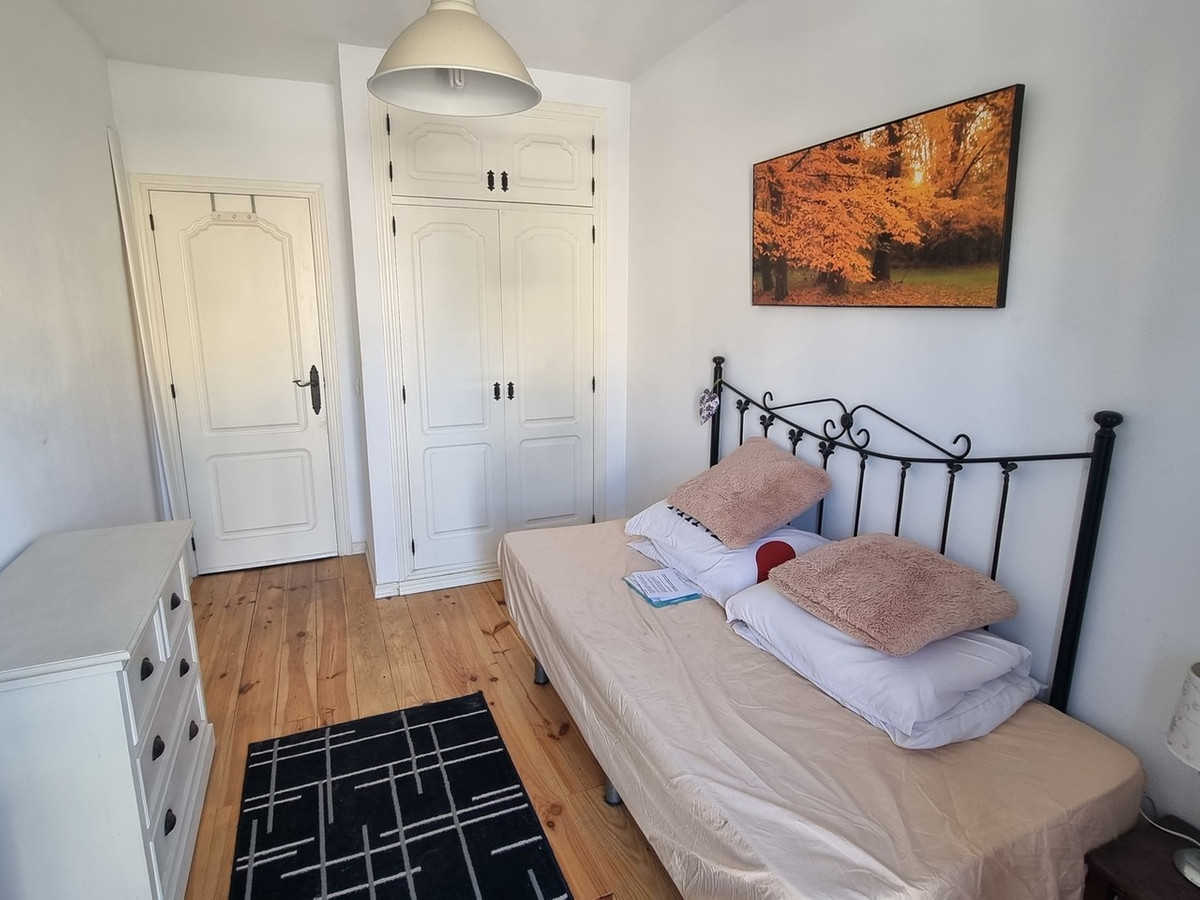 Se vende Apartamento Planta Media de 2 dormitorios en Costa Del Sol, Málaga, España