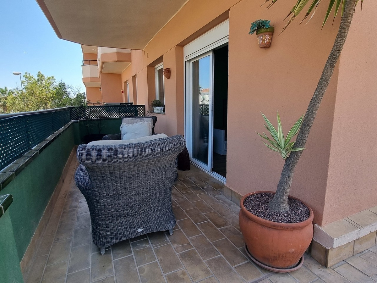 Se vende Apartamento Planta Media de 2 dormitorios en Costa Del Sol, Málaga, España