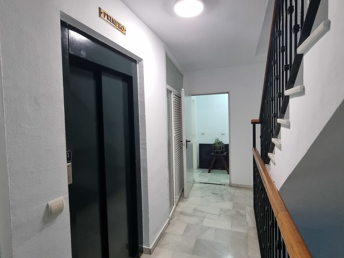 Se vende Apartamento Planta Media de 2 dormitorios en Costa Del Sol, Málaga, España