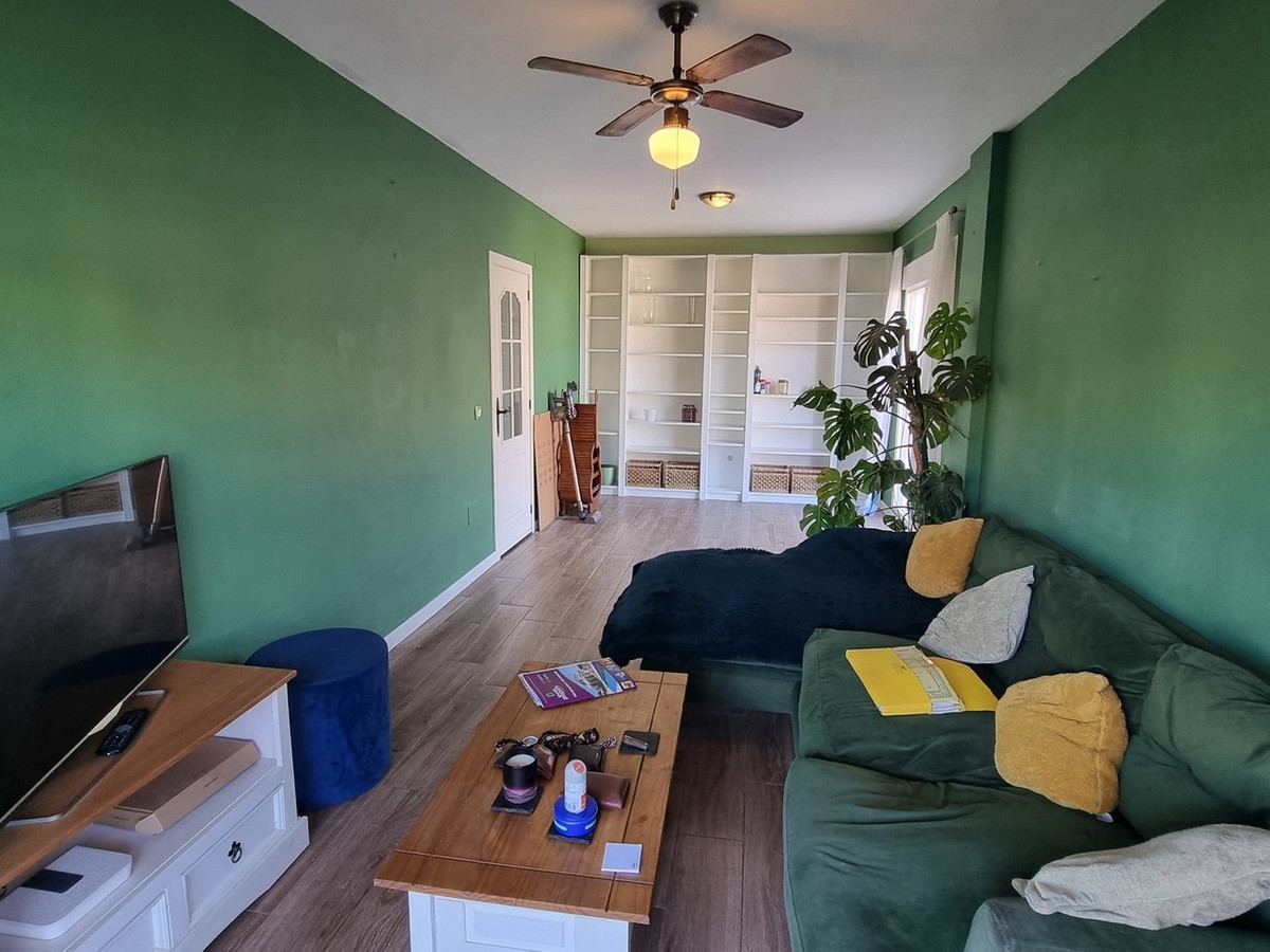Se vende Apartamento Planta Media de 2 dormitorios en Costa Del Sol, Málaga, España