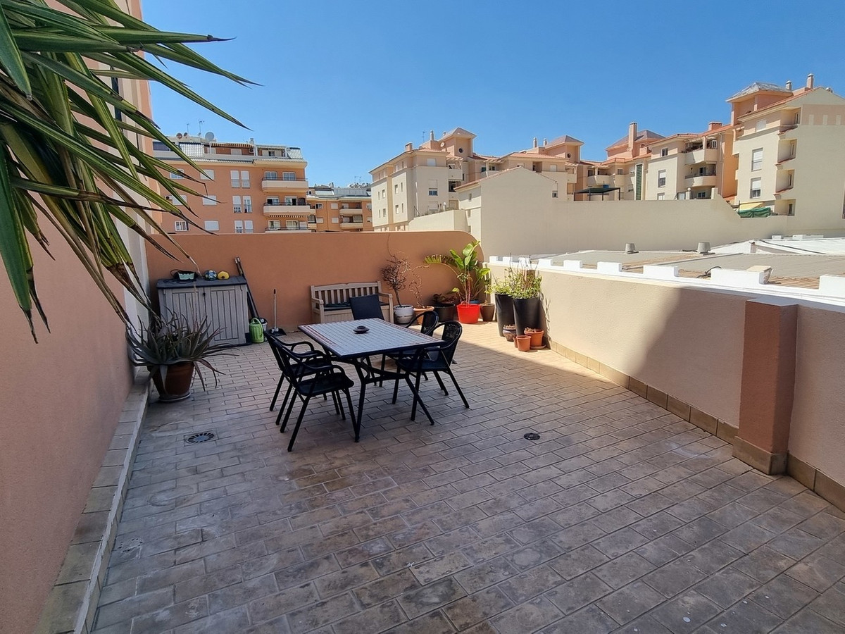 Se vende Apartamento Planta Media de 2 dormitorios en Costa Del Sol, Málaga, España