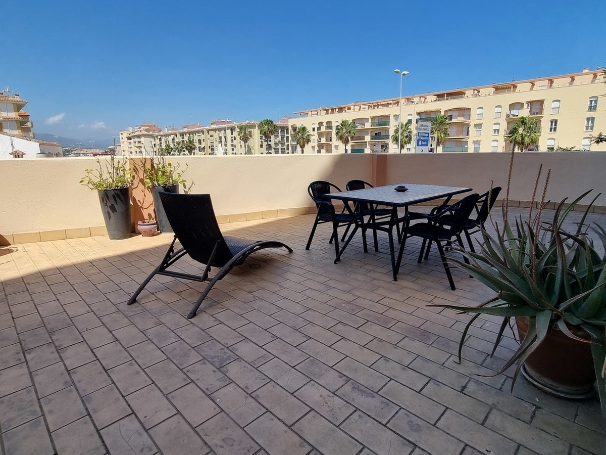 Se vende Apartamento Planta Media de 2 dormitorios en Costa Del Sol, Málaga, España