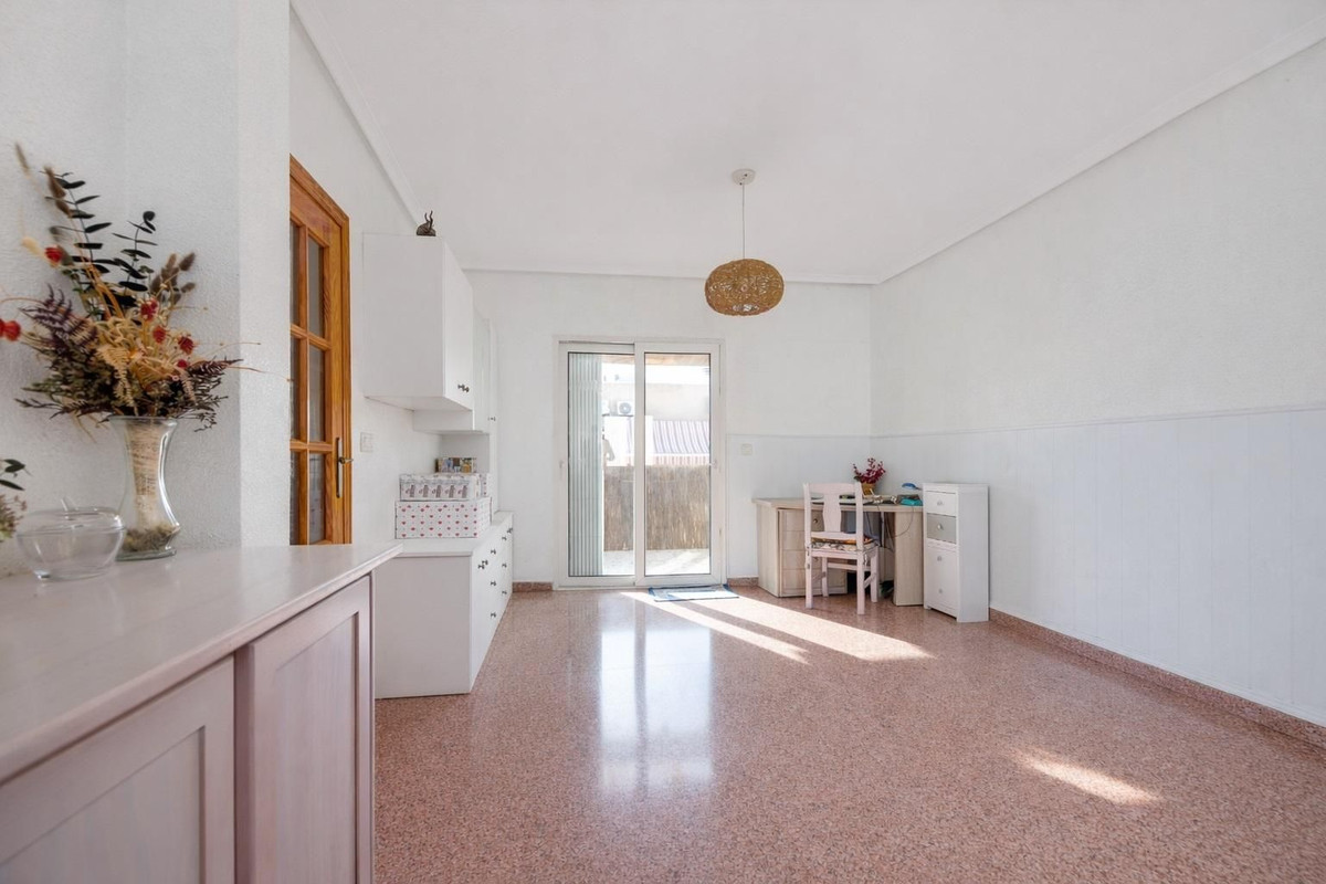 Se vende Apartamento Planta Baja de 2 dormitorios en Costa Blanca, Alicante, España