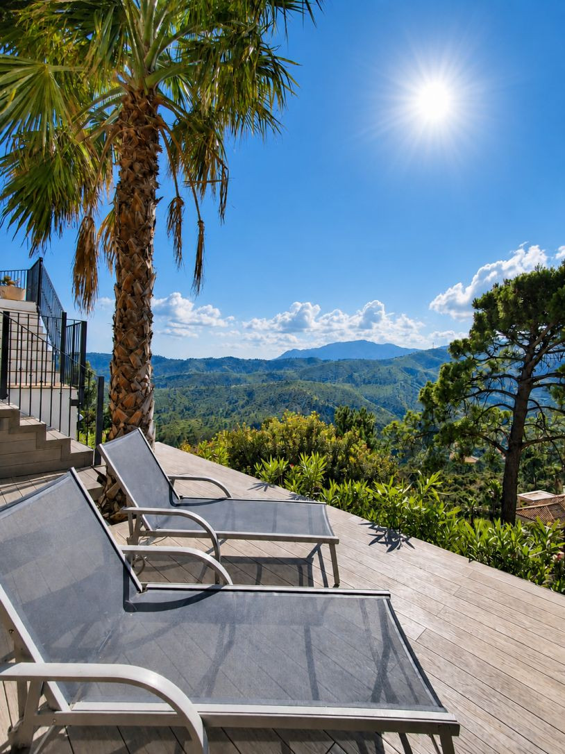 5 Bed Townhouse for sale in Benahavís Costa Del Sol, Málaga, Spain