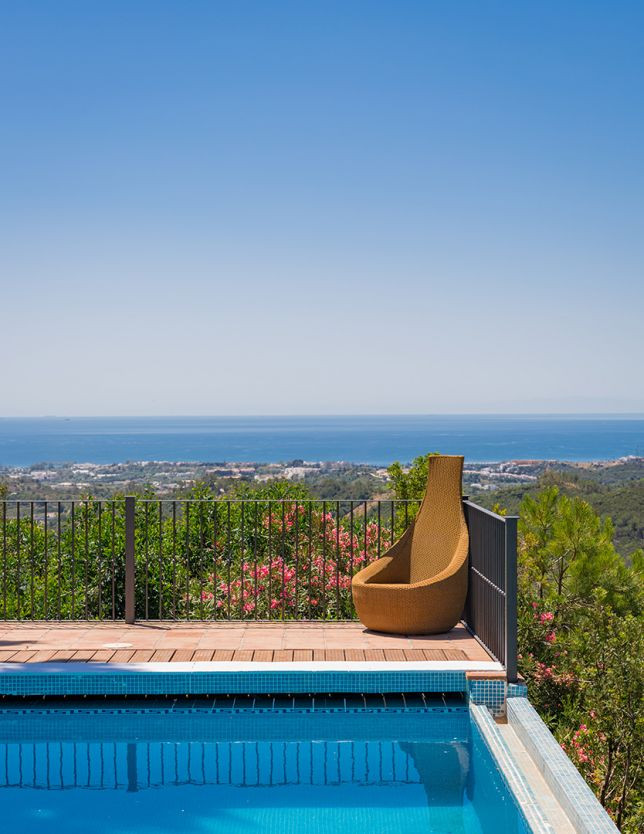 5 Bed Townhouse for sale in Benahavís Costa Del Sol, Málaga, Spain