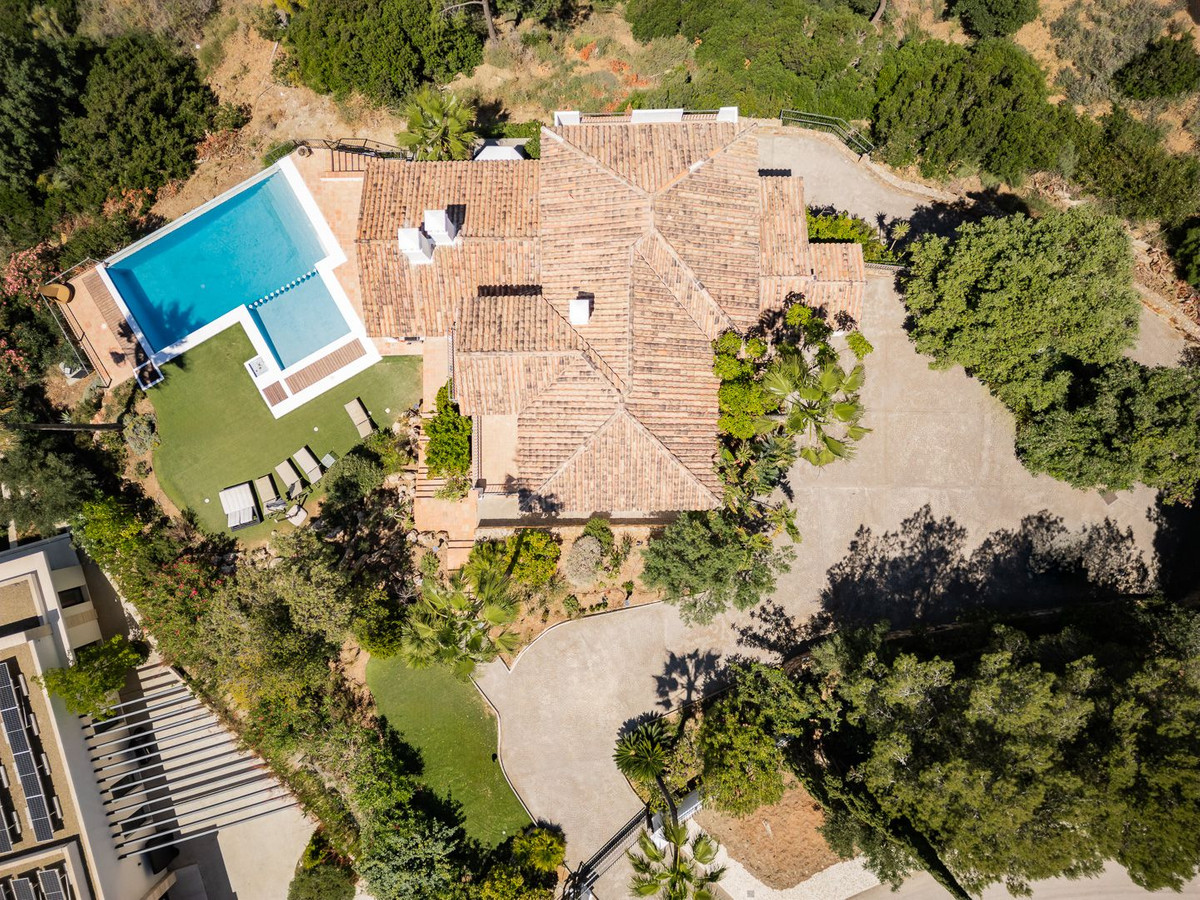 5 Bed Townhouse for sale in Benahavís Costa Del Sol, Málaga, Spain