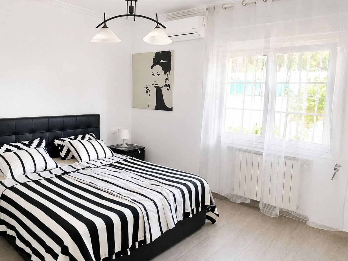 4 Bed Townhouse for sale in La Zenia Costa Blanca, Alicante, Spain