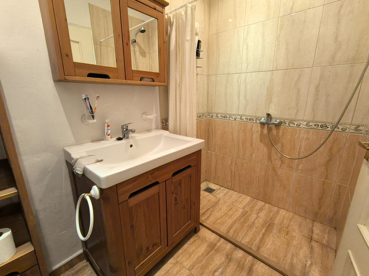 Se vende Villa - Chalet de 4 dormitorios en Costa Blanca, Alicante, España