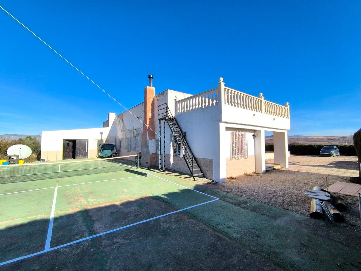 Se vende Villa - Chalet de 4 dormitorios en Costa Blanca, Alicante, España