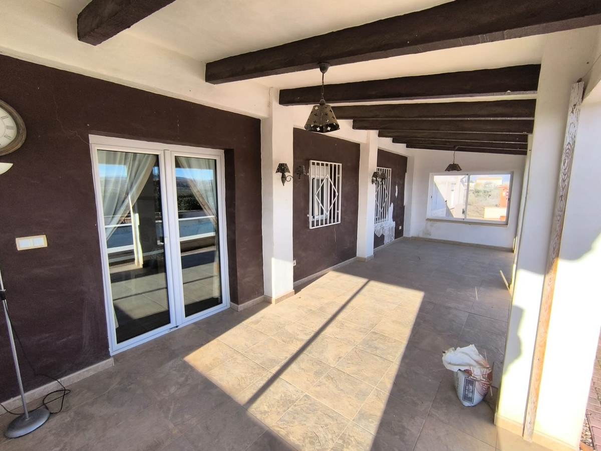 Se vende Villa - Chalet de 4 dormitorios en Costa Blanca, Alicante, España