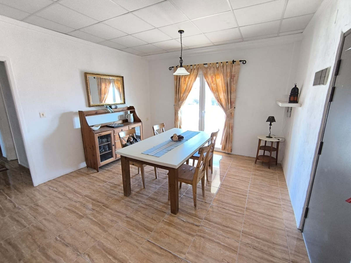 Se vende Villa - Chalet de 4 dormitorios en Costa Blanca, Alicante, España
